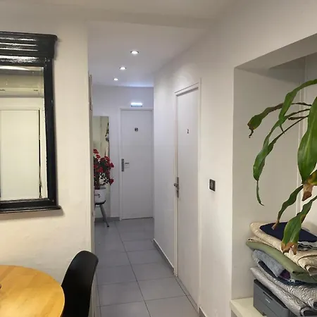 Zola 2 Guest house